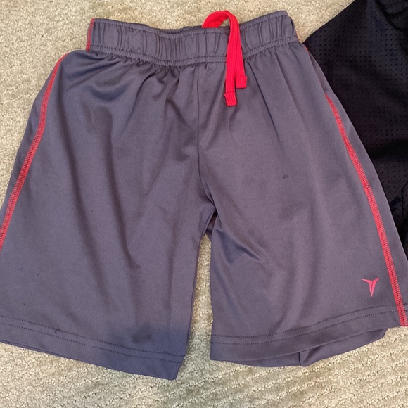 Bundle of boys dri-fit shorts - Picture 2 of 8